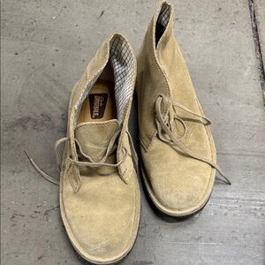 Clark’s Beige Suede Chukka Desert Boots US 7 W